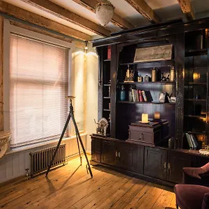 Bed & Breakfast Private And Chique Salon De Franz - With Large Terrace, Amsterdam